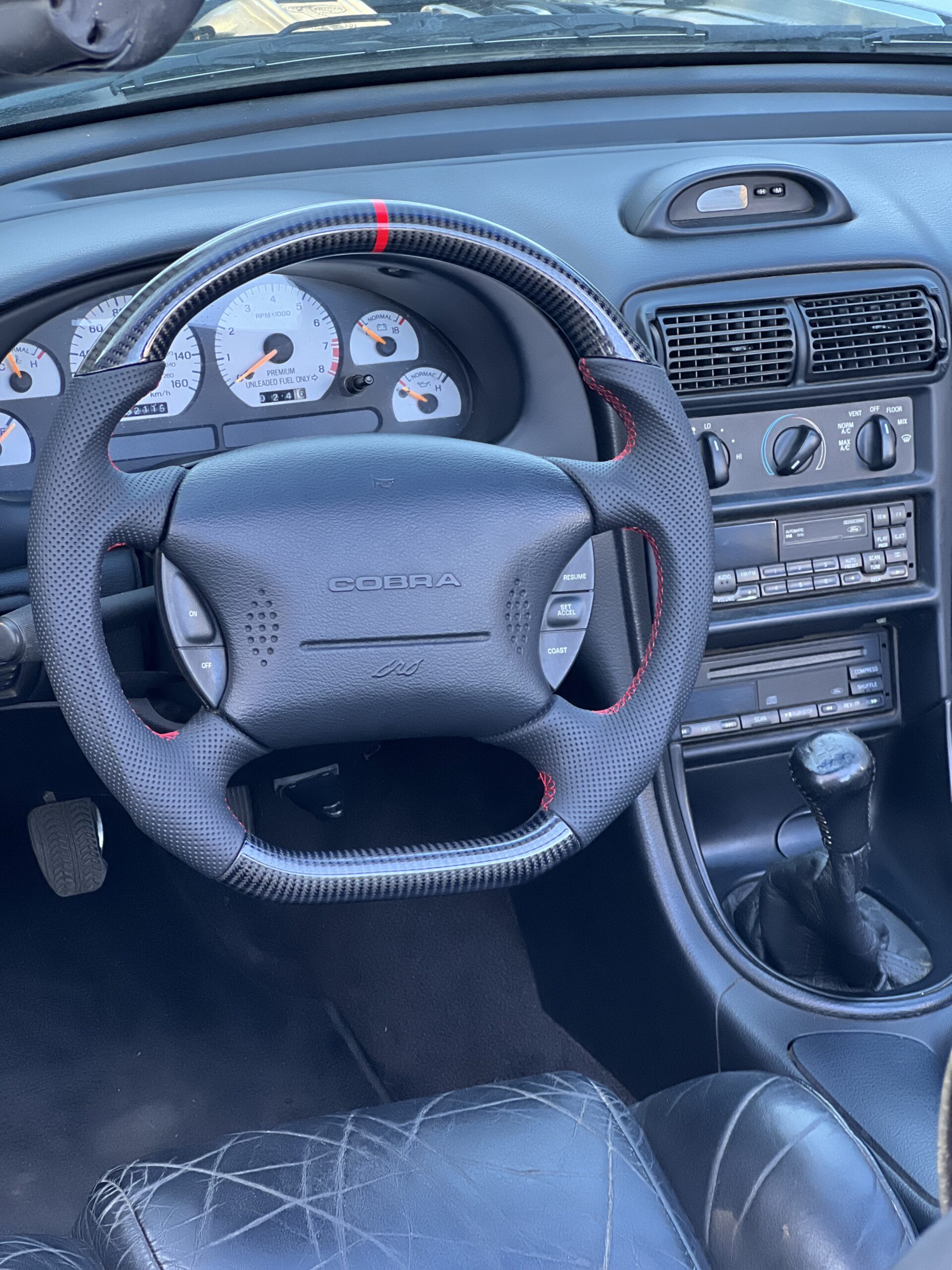 Steering wheel Ford Mustang GT Cobra Carbon fiber/Perforated leather/Red stripe