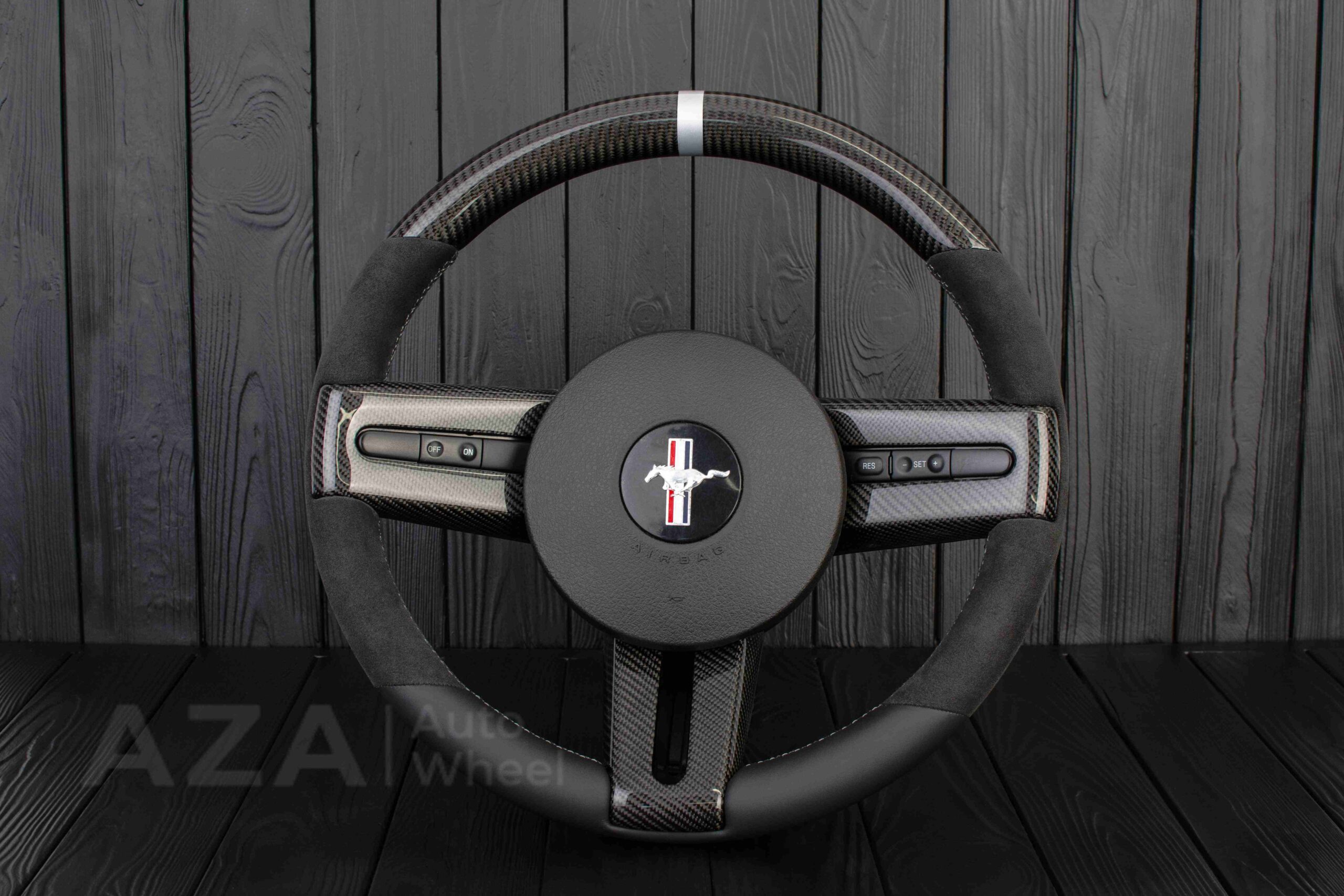 Steering Wheel Ford Mustang/GT/Shelby GT500 Carbon fiber/Napa/Alcantara/Grey stripe