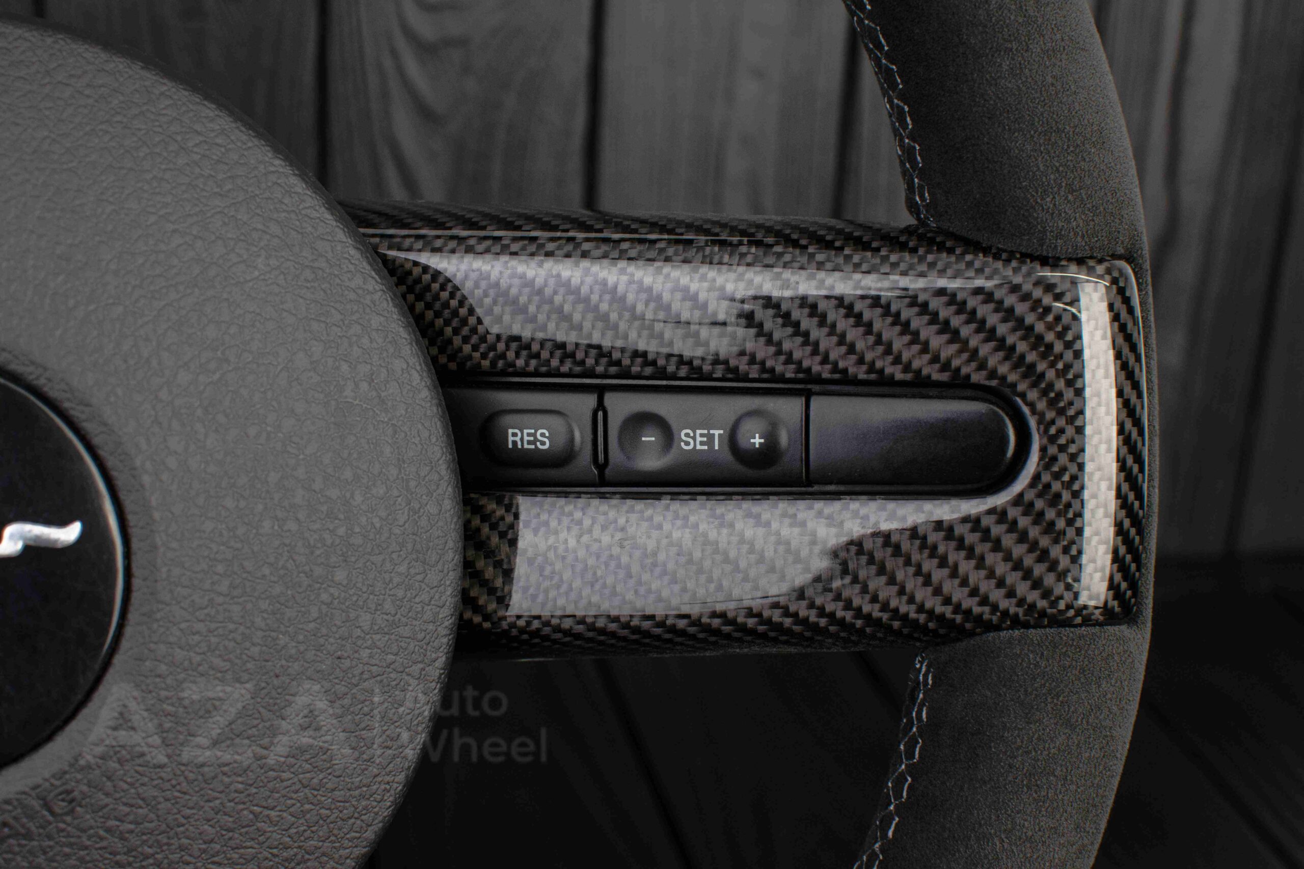 Steering Wheel Ford Mustang/GT/Shelby GT500 Carbon fiber/Napa/Alcantara/Grey stripe - Image 4