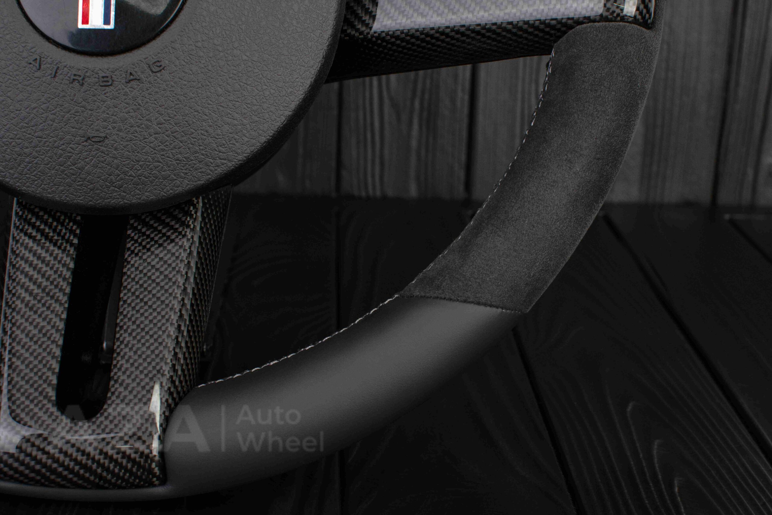 Steering Wheel Ford Mustang/GT/Shelby GT500 Carbon fiber/Napa/Alcantara/Grey stripe - Image 6