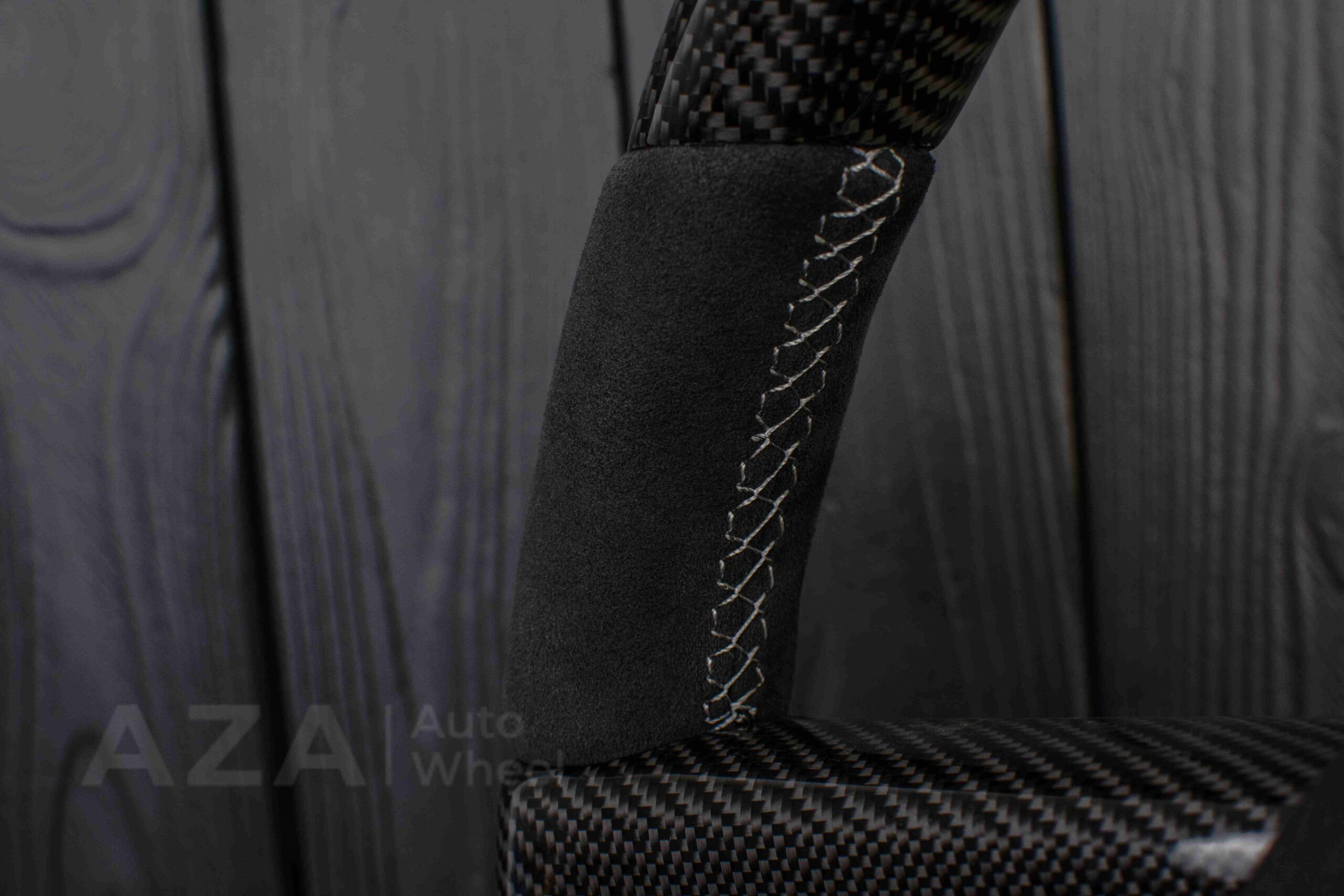 Steering Wheel Ford Mustang/GT/Shelby GT500 Carbon fiber/Napa/Alcantara/Grey stripe - Image 10