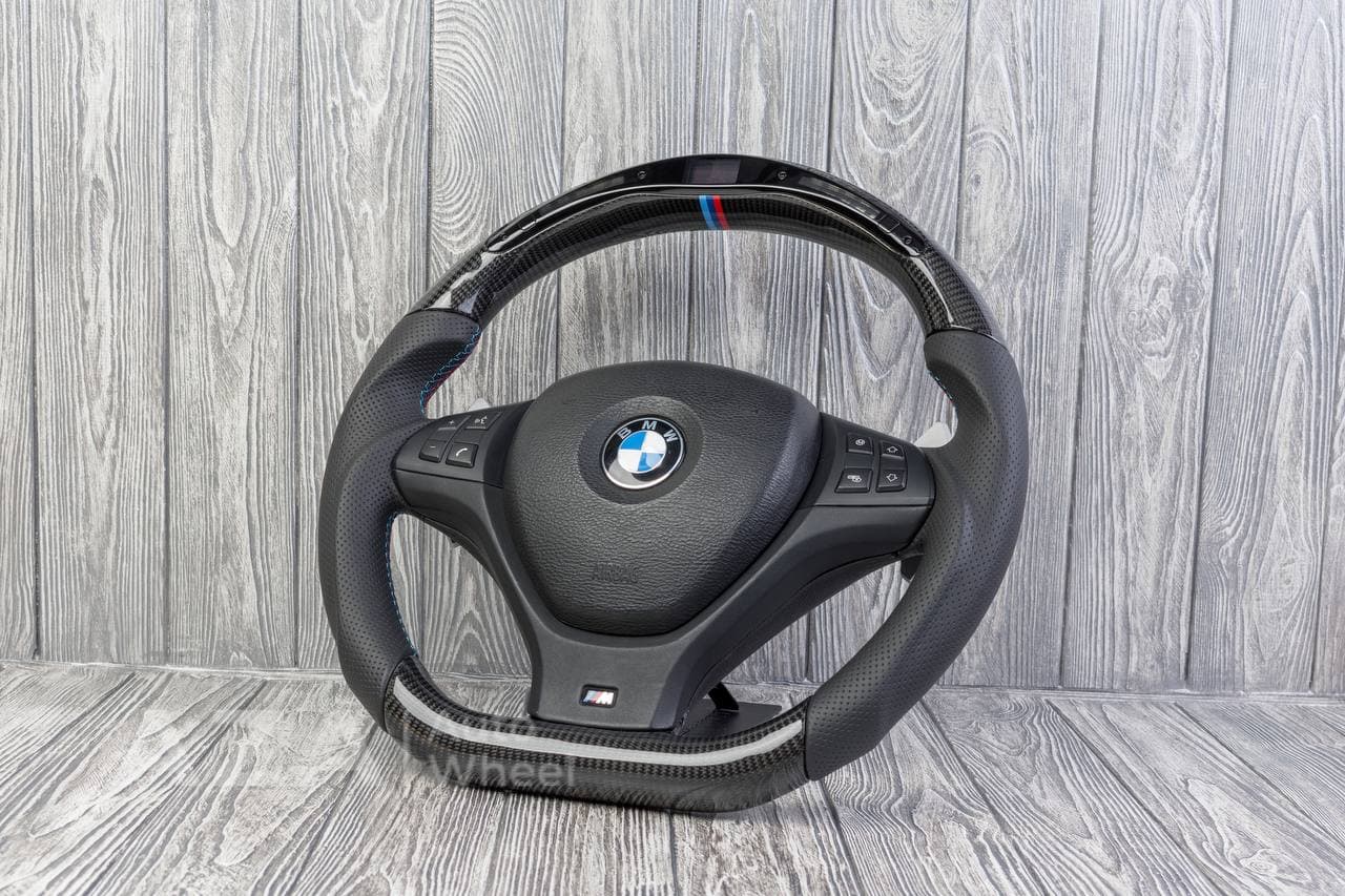 Steering wheel BMW X5M/ X6M E70/E71 Carbon fiber/Perforated leather/Led screen - Image 5