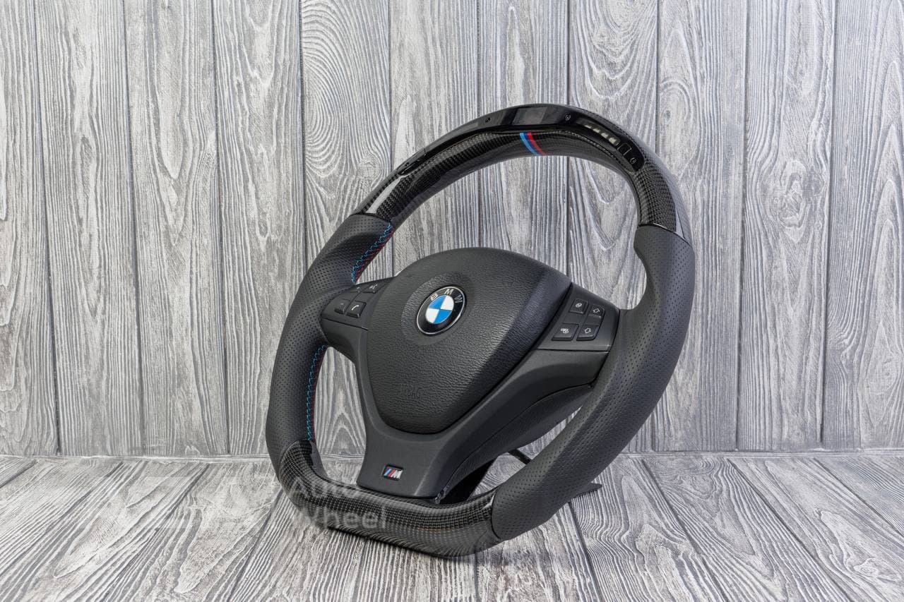Steering wheel BMW X5M/ X6M E70/E71 Carbon fiber/Perforated leather/Led screen - Image 6
