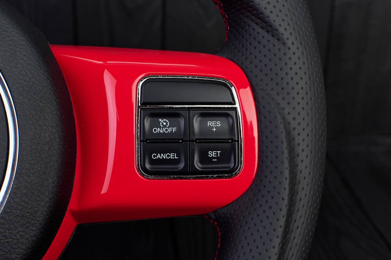 Steering wheel JEEP Wrangler JK Rubicon Sahara Patriot Compass 2011-2017 Napa/Perforated leather/Red stripe - Image 8