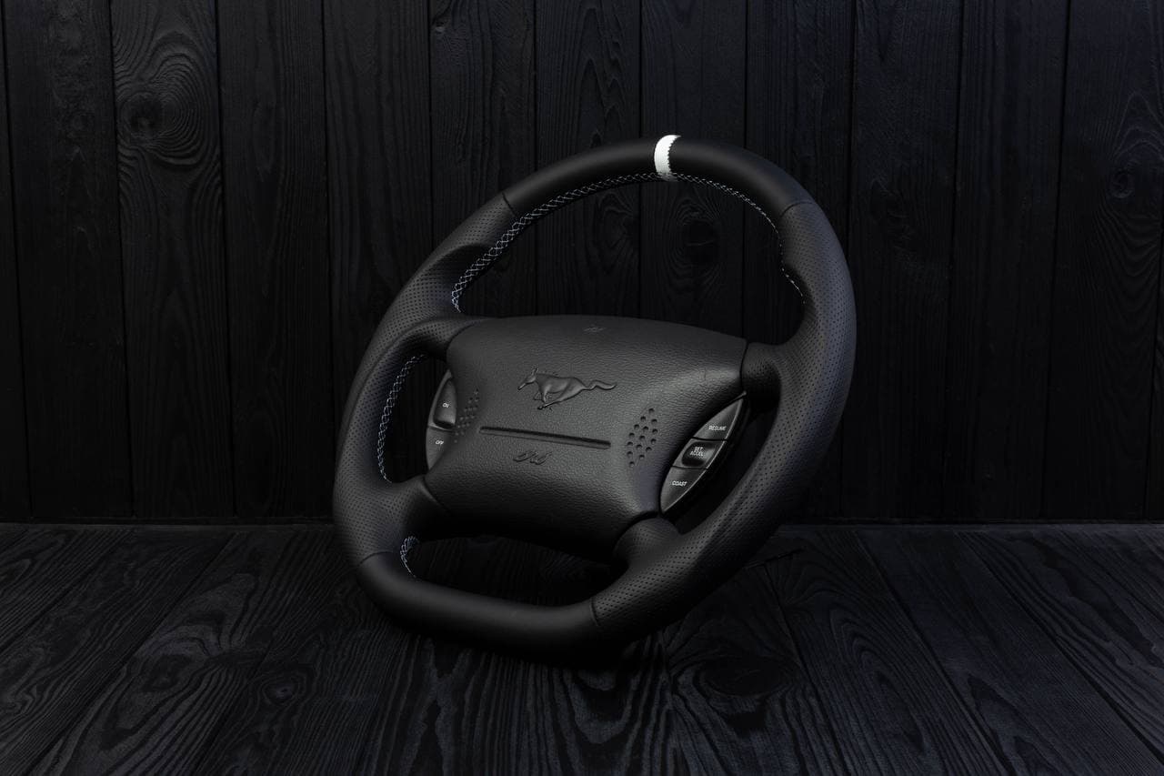 Steering wheel Ford Mustang GT Cobra Napa/Perforated leather/White stripe - Image 2