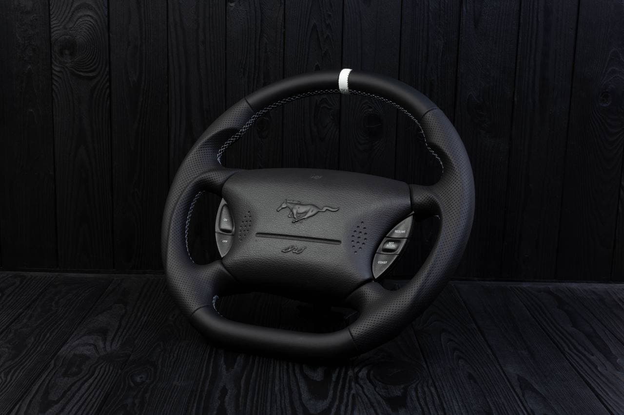 Steering wheel Ford Mustang GT Cobra Napa/Perforated leather/White stripe - Image 5