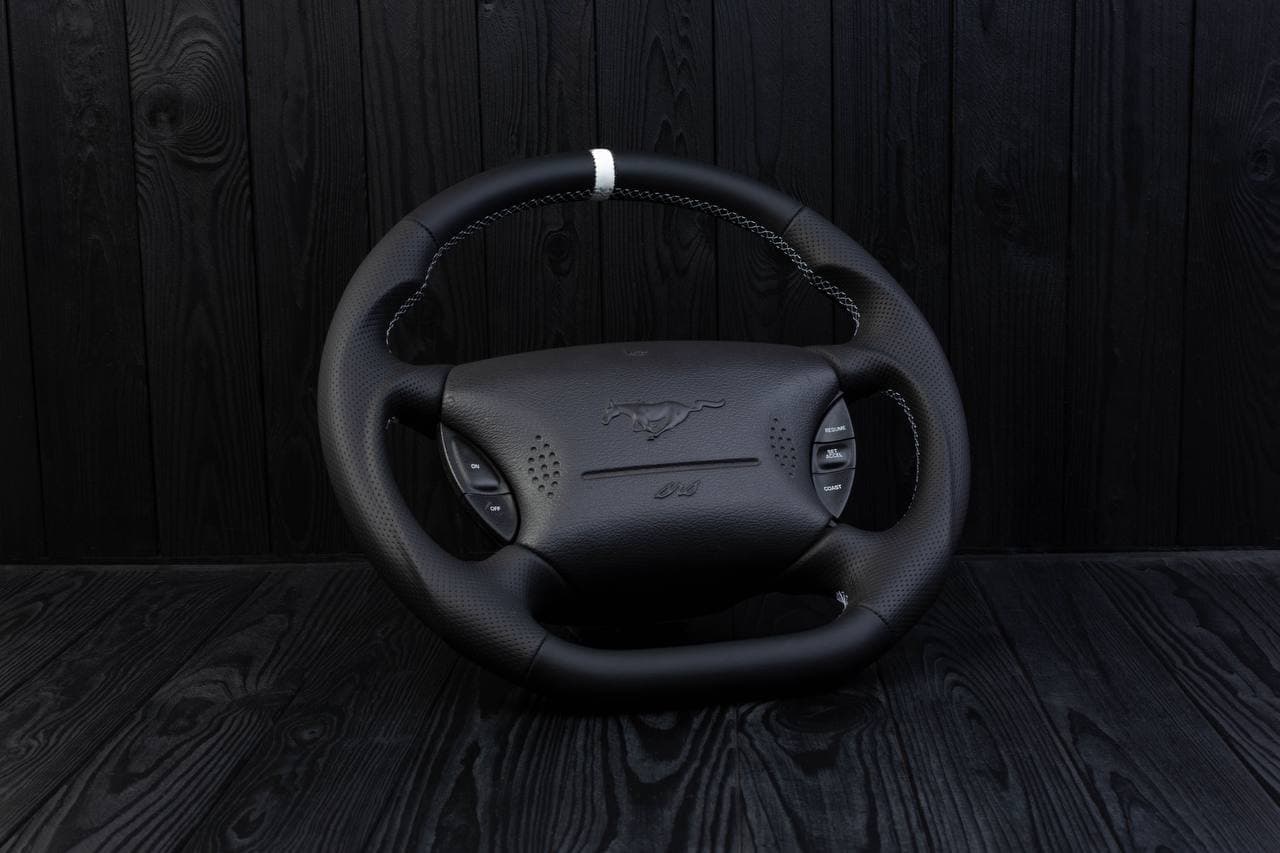 Steering wheel Ford Mustang GT Cobra Napa/Perforated leather/White stripe - Image 4