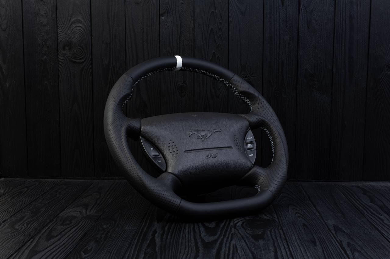 Steering wheel Ford Mustang GT Cobra Napa/Perforated leather/White stripe - Image 3
