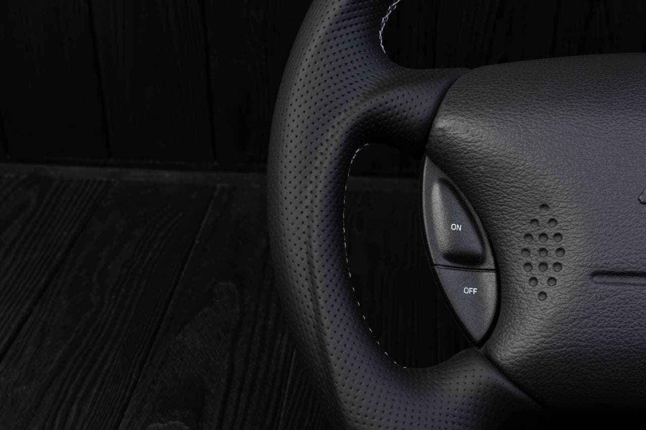 Steering wheel Ford Mustang GT Cobra Napa/Perforated leather/White stripe - Image 15