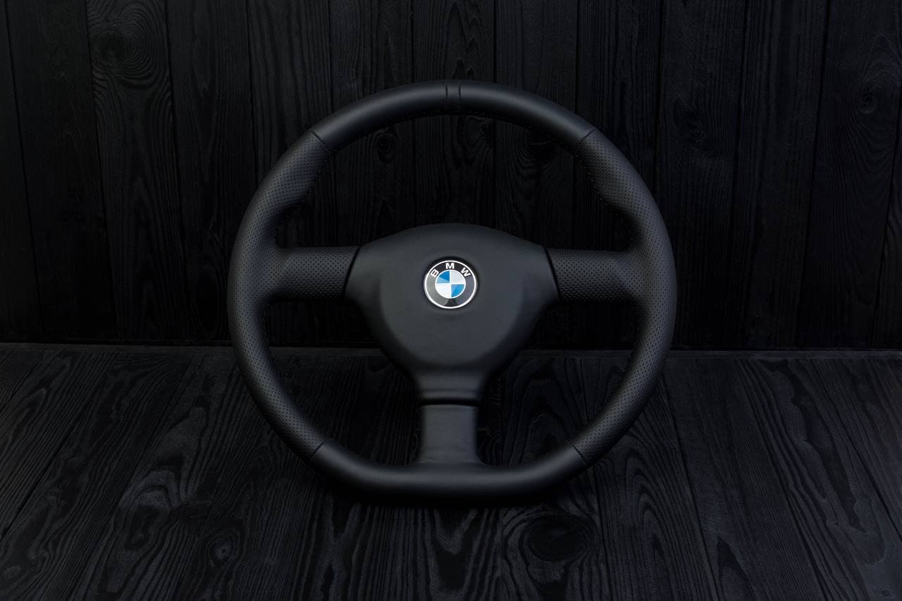 Steering wheel BMW E36 3 series 1995+ M-tech 2 flat bottom Napa/Perforated leather/Black stripe