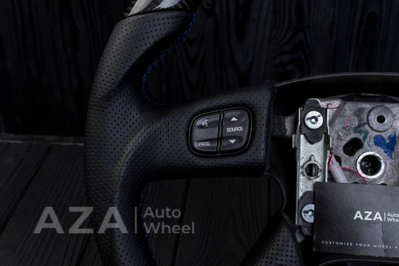 Steering wheel GM, Silverado, Sierra, Yukon, H2, Trailblazer (2003+) Carbon fiber/Perforated leather/Blue stripe - Image 9