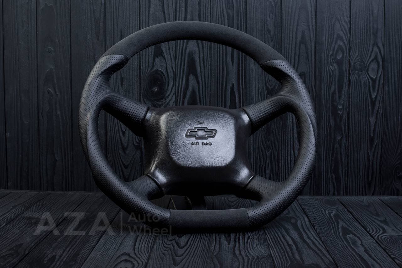 Steering wheel 98-2002 GM Silverado, Sierra, Escalade , Yukon, S10, Blazer, Tahoe, Suburban Alcantara/Perforated leather