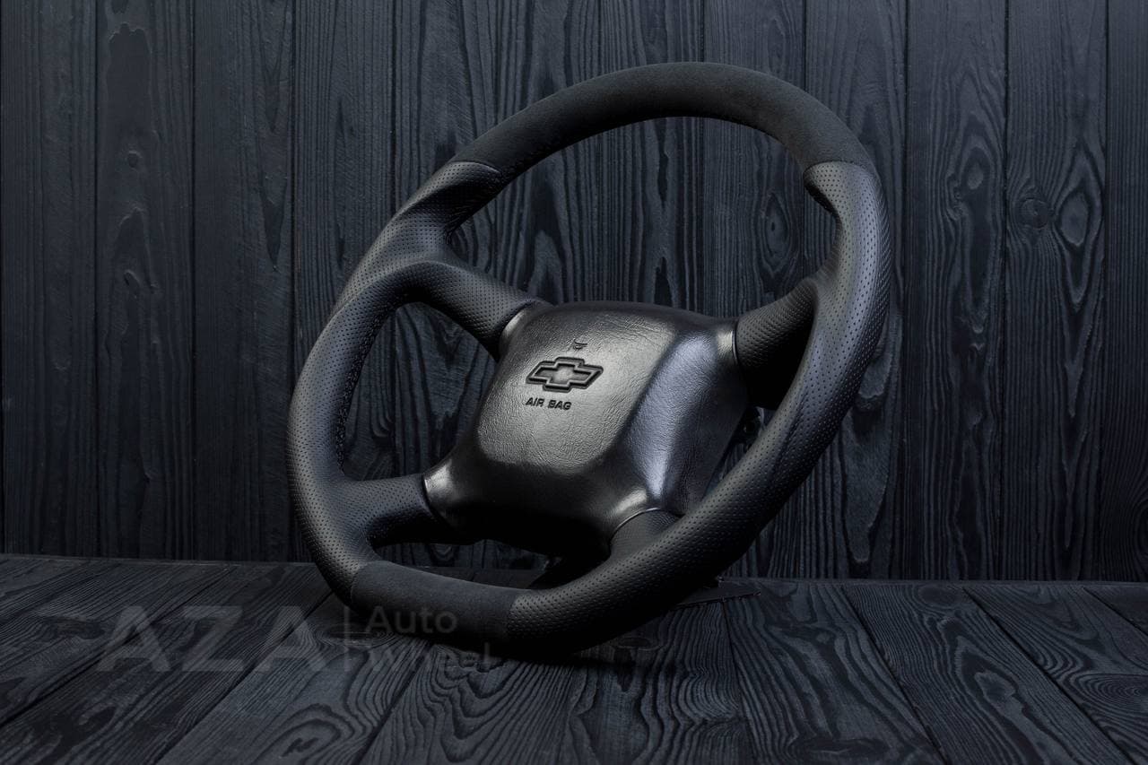Steering wheel 98-2002 GM Silverado, Sierra, Escalade , Yukon, S10, Blazer, Tahoe, Suburban Alcantara/Perforated leather - Image 6