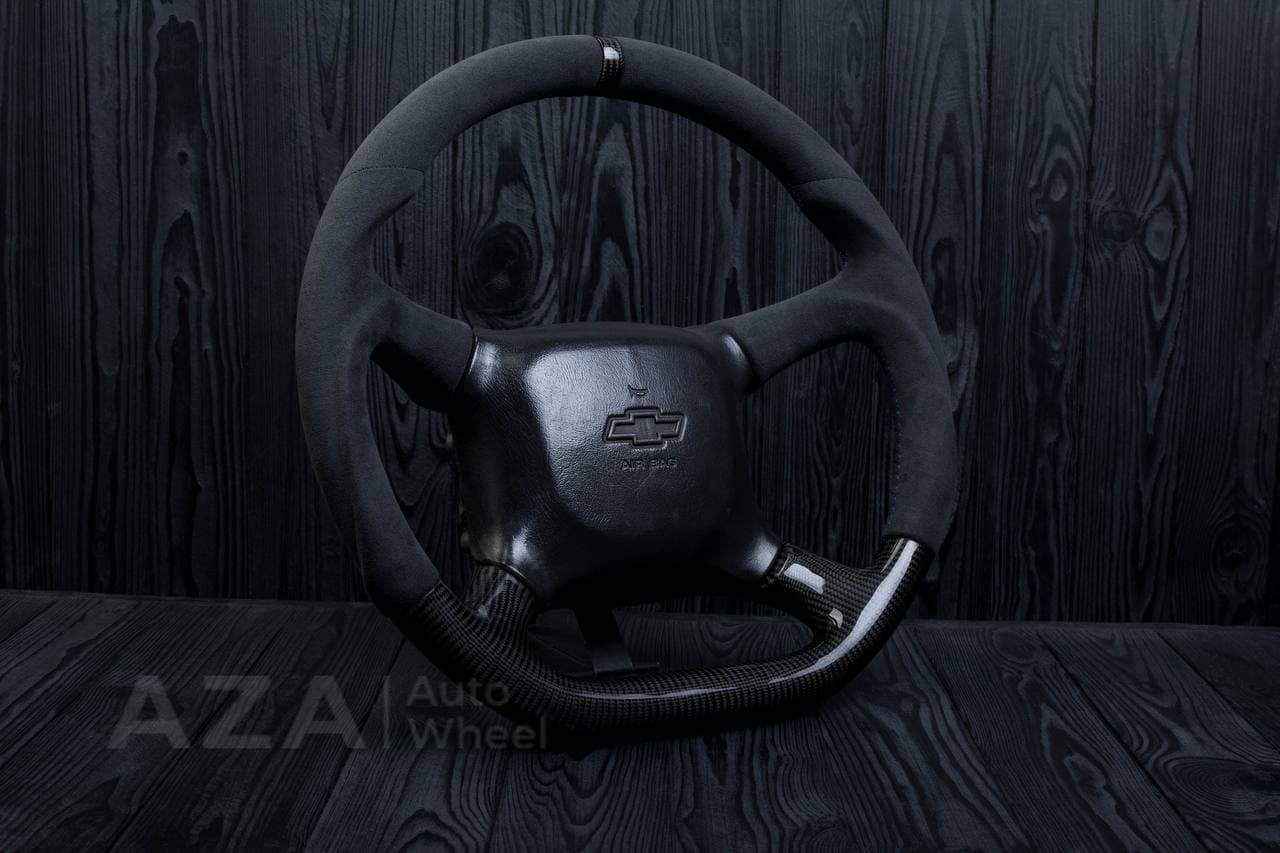 Steering wheel GM Silverado, Sierra, Escalade, Yukon, S10, Blazer, Tahoe, Suburban (1998-2002) Carbon fiber/Alcantara/Carbon ring - Image 3
