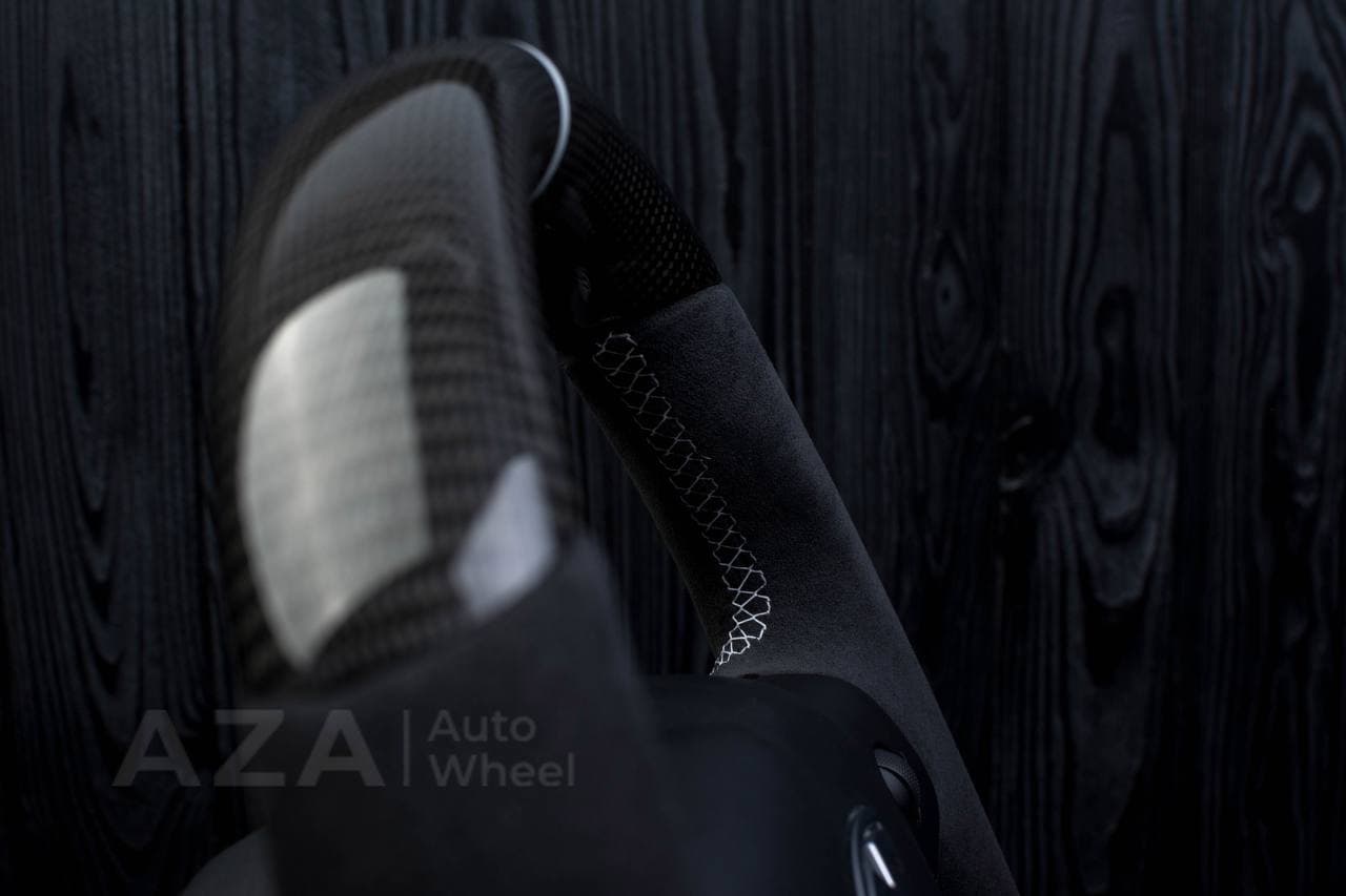 Steering wheel Tesla Model 3/Y Carbon fiber/Alcantara/White stripe - Image 9