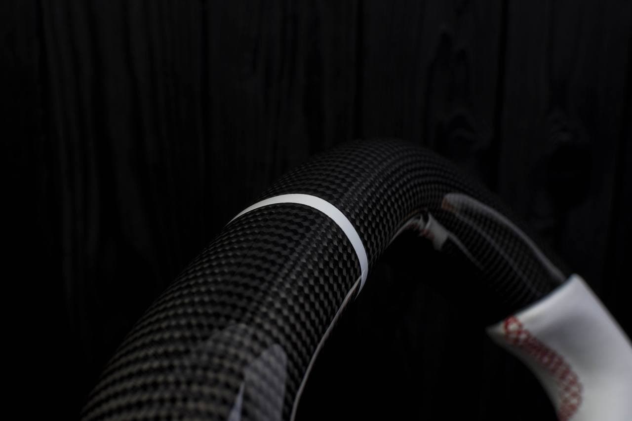 Steering wheel Tesla Model S/X Flat top Carbon fiber/Perforated leather/White stripe - Image 13