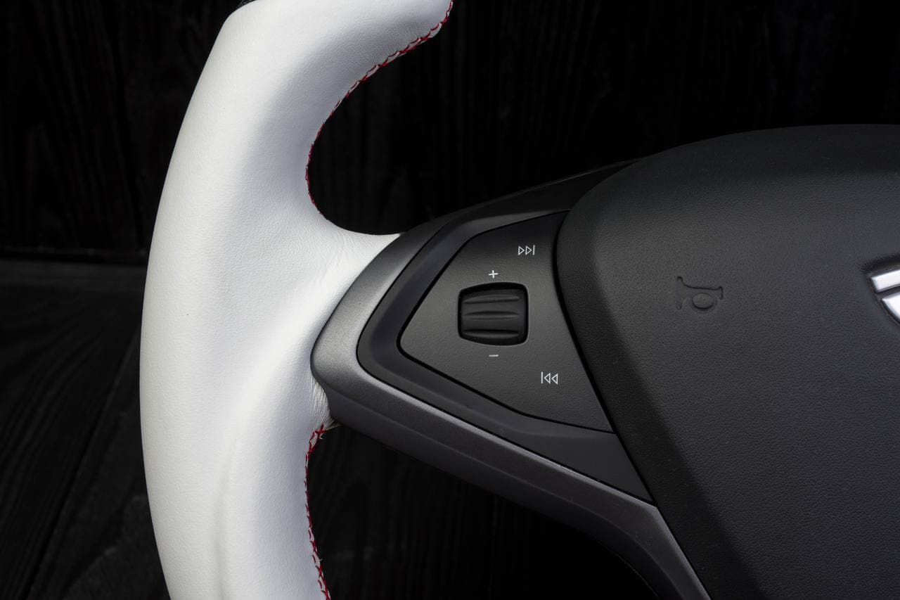 Steering wheel Tesla Model S/X Flat top Carbon fiber/Perforated leather/White stripe - Image 11