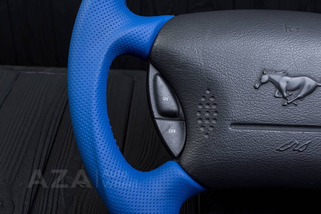 Steering wheel Ford Mustang GT Perforated leather/Napa/Blue stripe - Image 15