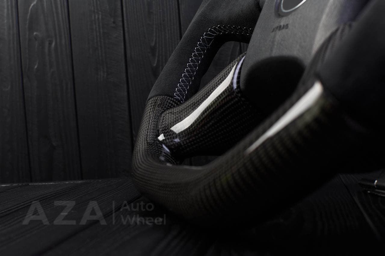 Steering wheel GM SILVERADO, YUKON, SIERRA, H2, TRAILBLAZER 2003+ Carbon fiber/Alcantara/Carbon stripe - Image 9