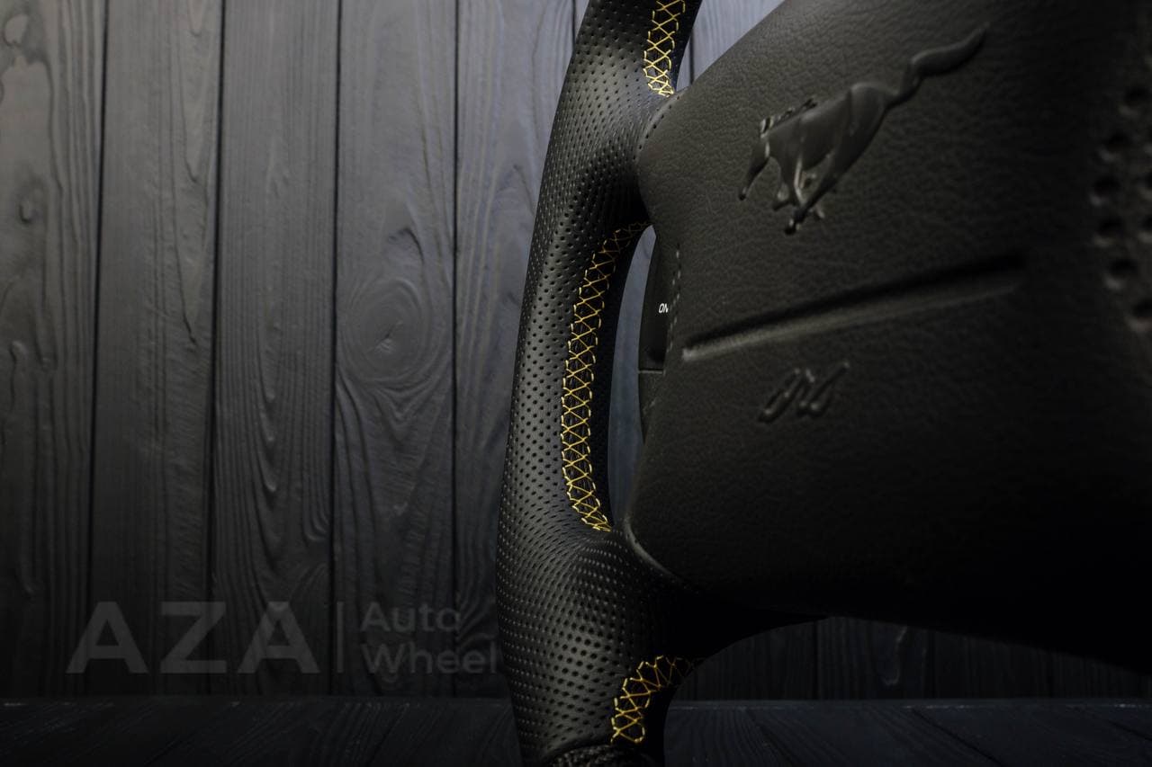 Steering wheel Ford Mustang GT Cobra Carbon fiber/Perforated leather/Yellow stripe - Image 8