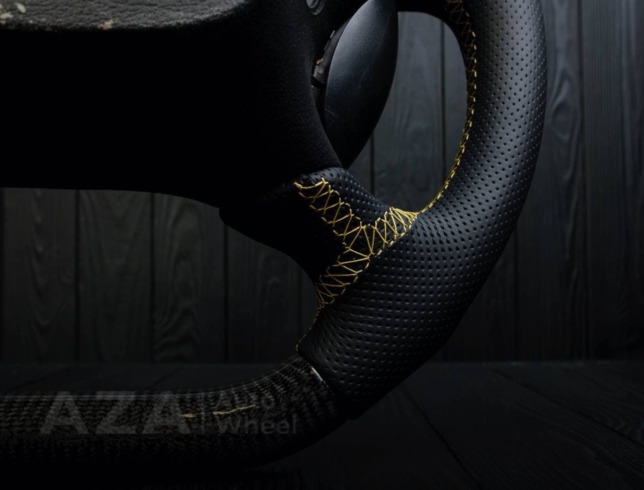 Steering wheel Ford Mustang GT Cobra Carbon fiber/Perforated leather/Yellow stripe - Image 6