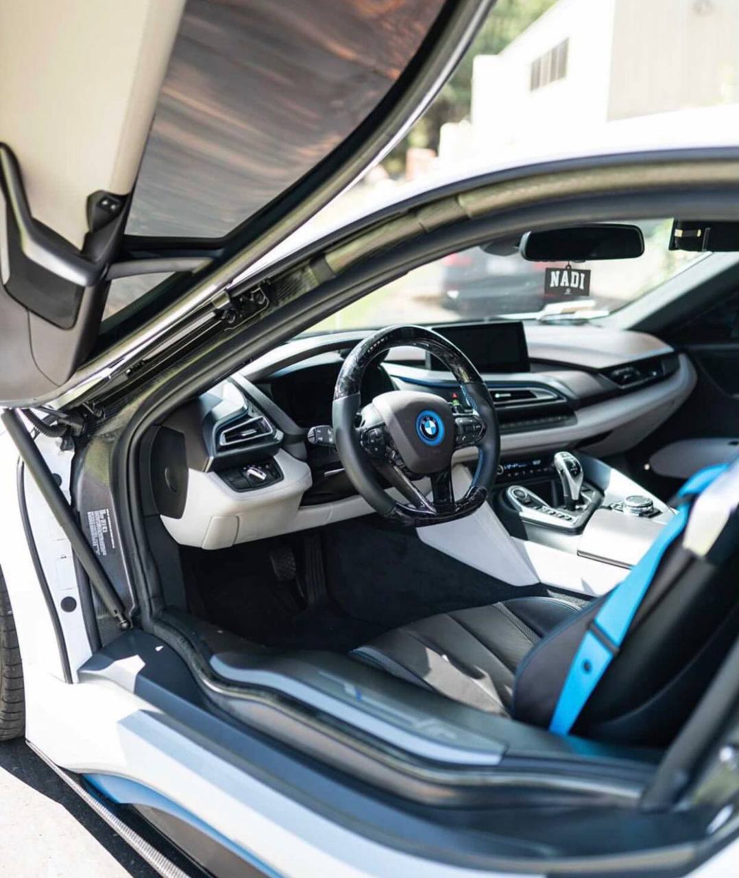 Steering wheel BMW i8 Carbon Fiber/Perforated leather/Red stripe RETURN YOUR CORE AFTERWARDS TO RECEIVE $700 BACK - Image 17
