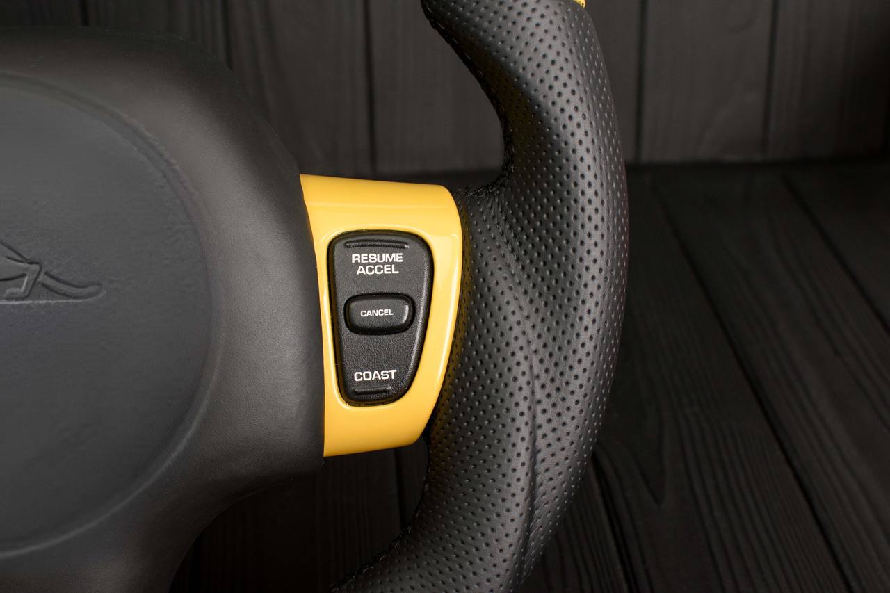 Steering wheel Plymouth/Chrysler Prowler Gloss yellow/Perforated leather/Silver stripe - Image 11