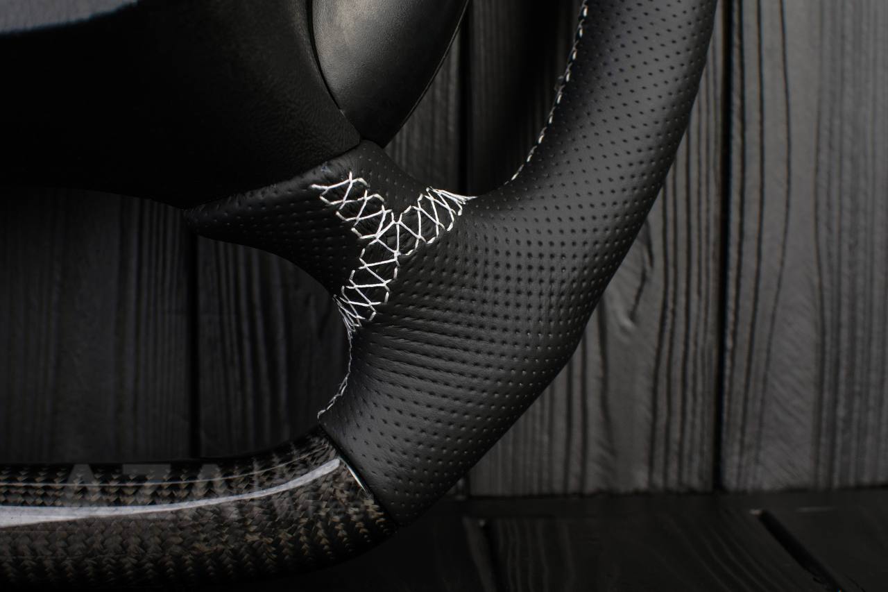 Steering wheel Ford Lightning/Ranger/Explorer 99-2004 Carbon fiber/Perforated leather/White stripe - Image 14