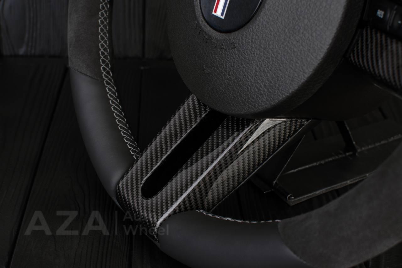 Steering wheel Ford Mustang/Cobra/Saleen 2005-09 Carbon fiber trims/Alcantara/Napa leather (can be any color stripe and stitching) - Image 7