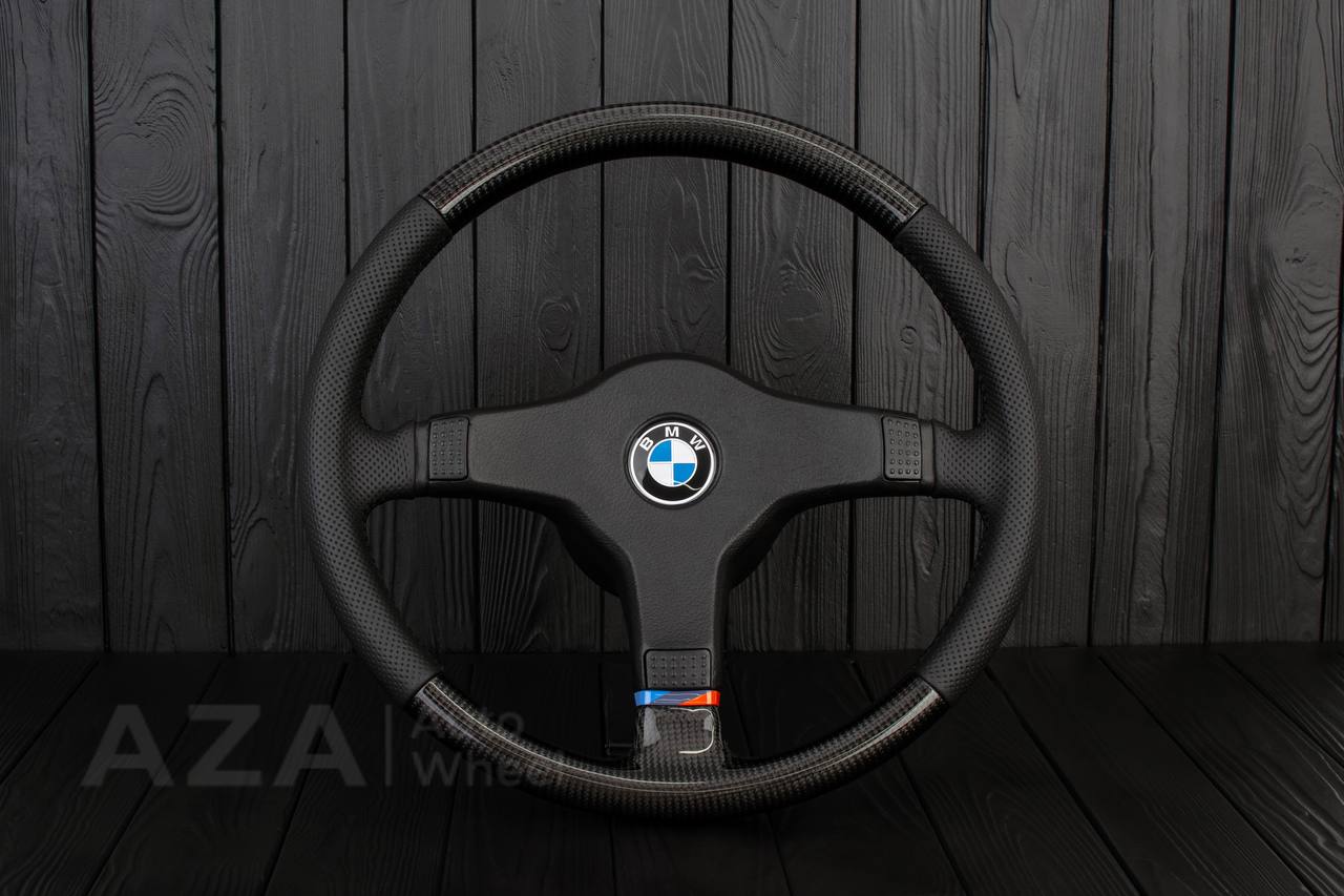 Steering wheel BMW E30 M-Tech 1 Nap 385mm converted to 370mm Carbon fiber/Perforated leather