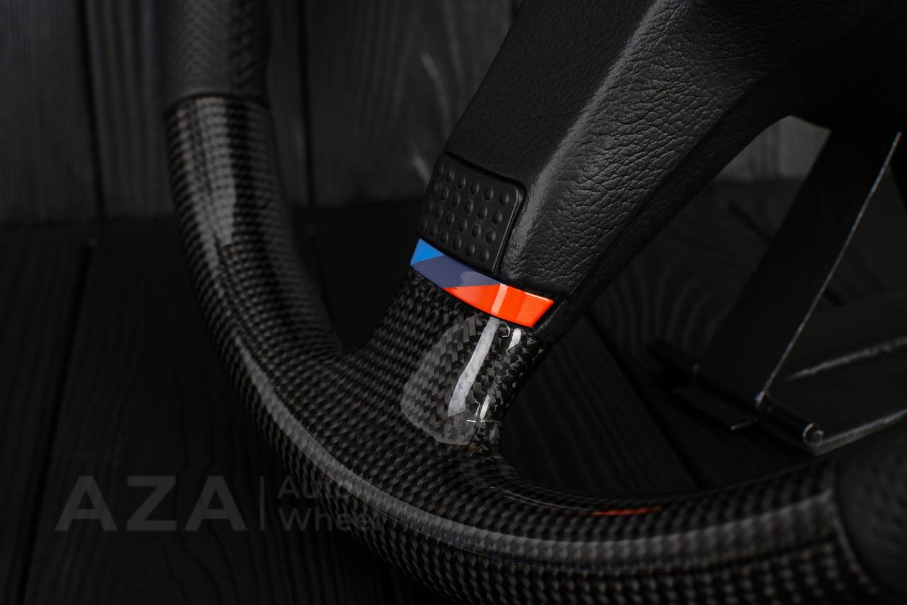 Steering wheel BMW E30 M-Tech 1 Nap 385mm converted to 370mm Carbon fiber/Perforated leather - Image 7