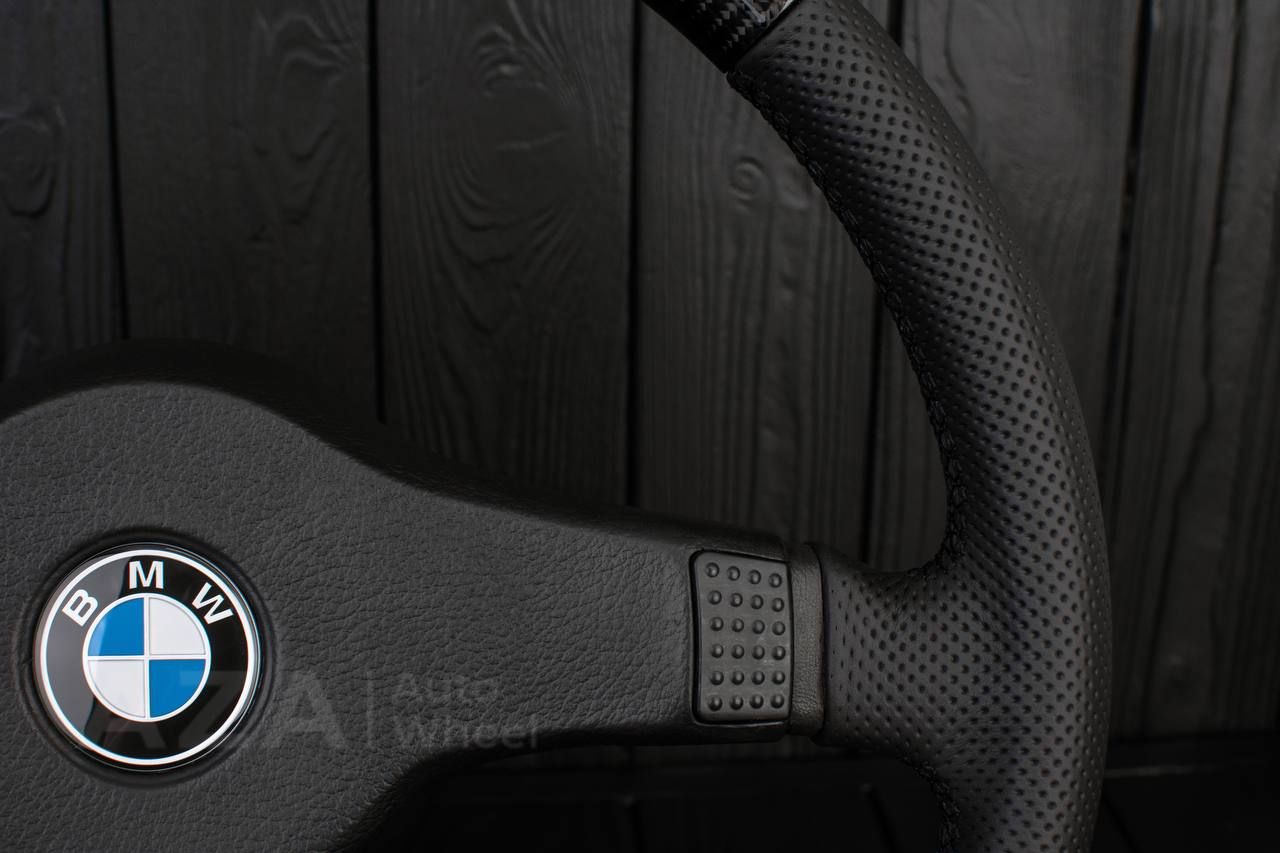 Steering wheel BMW E30 M-Tech 1 Nap 385mm converted to 370mm Carbon fiber/Perforated leather - Image 10