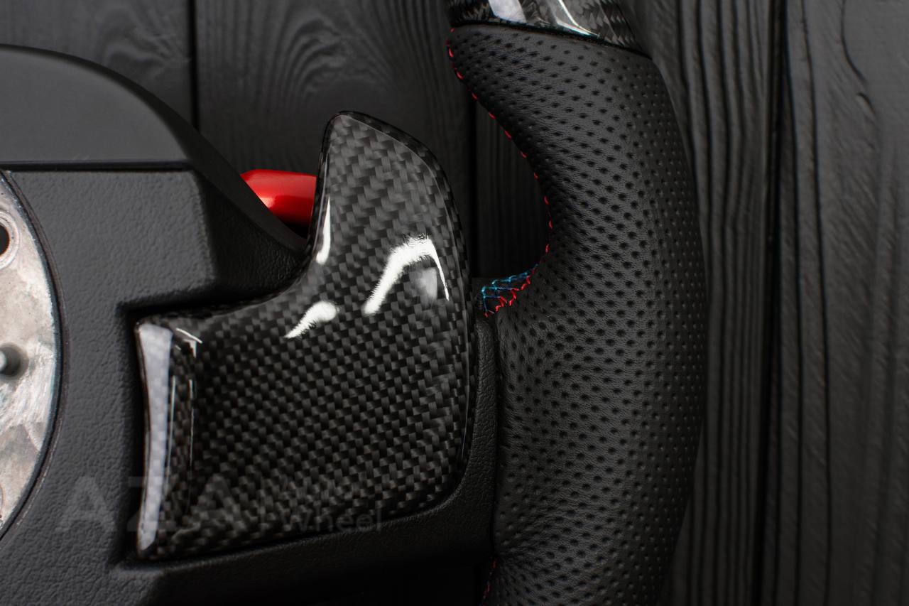 Steering wheel BMW F90 M5 M8 X5M X6M X3M X4M 2017+ Carbon fiber/Perforated leather/RED stripe/ HEATED/DRIVERS ASSIST PRO - Image 9