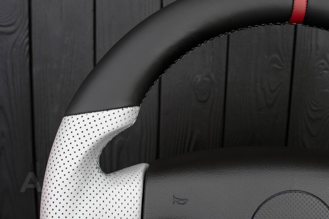 Steering Wheel Hummer H3 Carbon fiber/Perforated leather/White details - Image 6