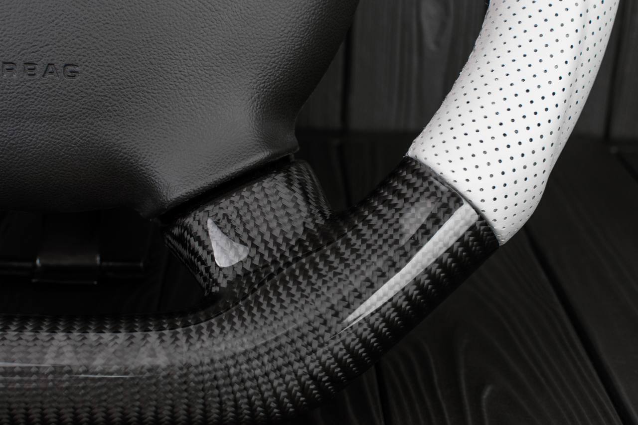 Steering Wheel Hummer H3 Carbon fiber/Perforated leather/White details - Image 9