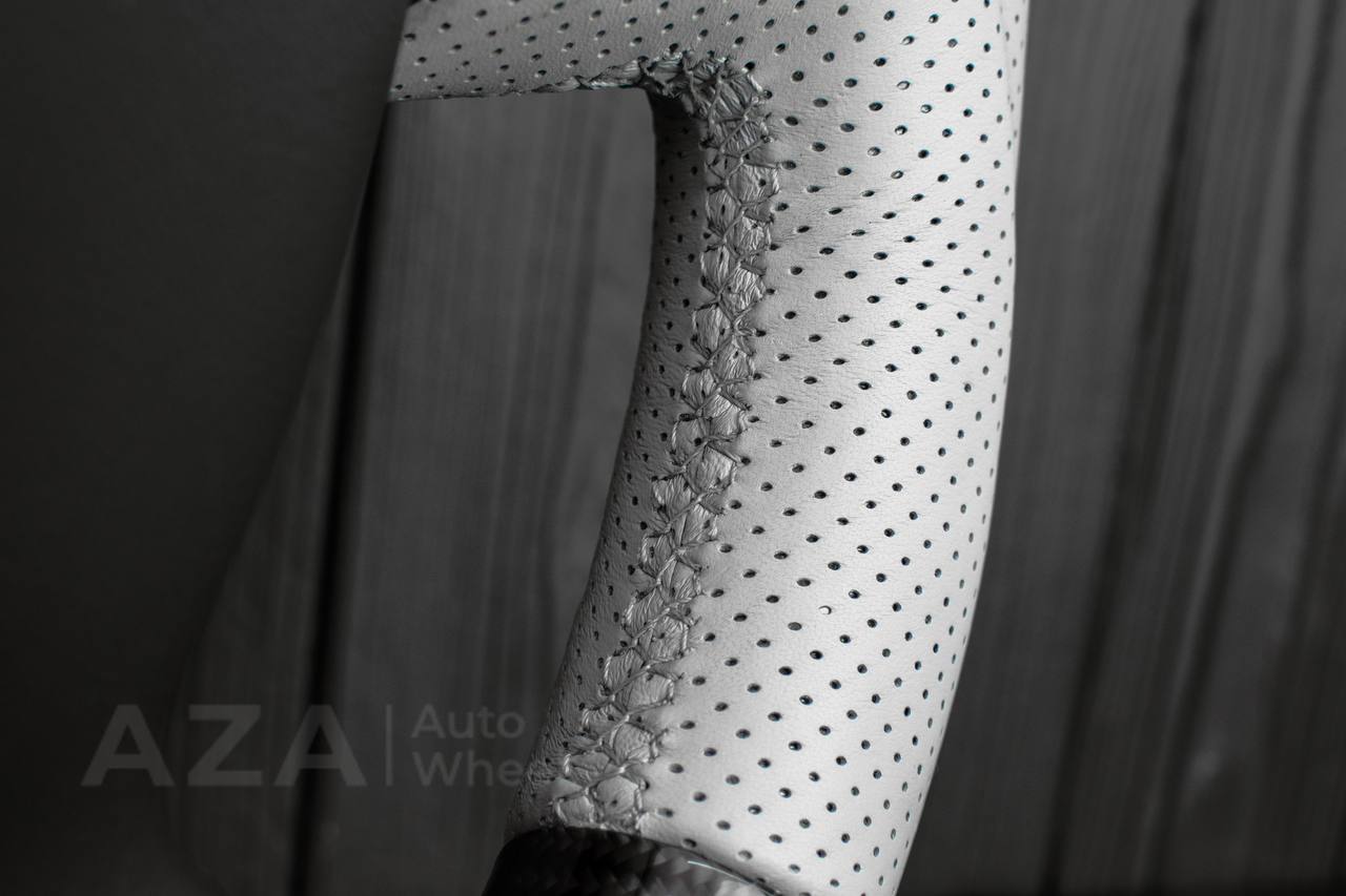 Steering Wheel Hummer H3 Carbon fiber/Perforated leather/White details - Image 13