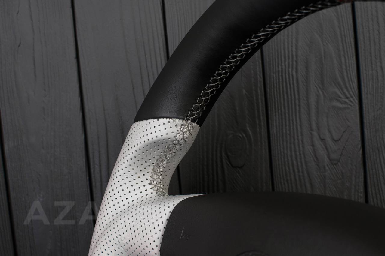 Steering Wheel Hummer H3 Carbon fiber/Perforated leather/White details - Image 16