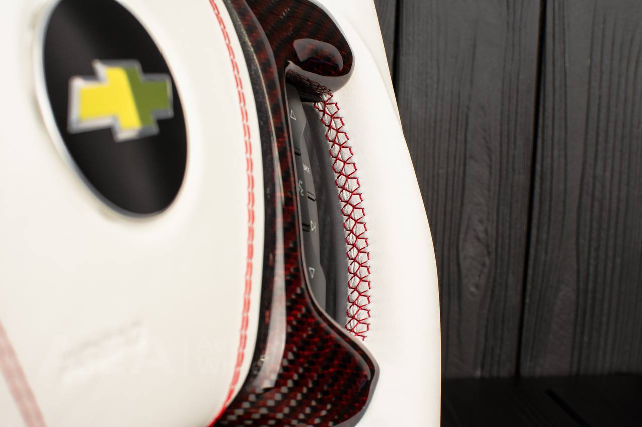 Steering wheel GM, Silverado, Sierra, Escalade (2007-2014) Red Carbon fiber/White genuine leather/Led screen - Image 15