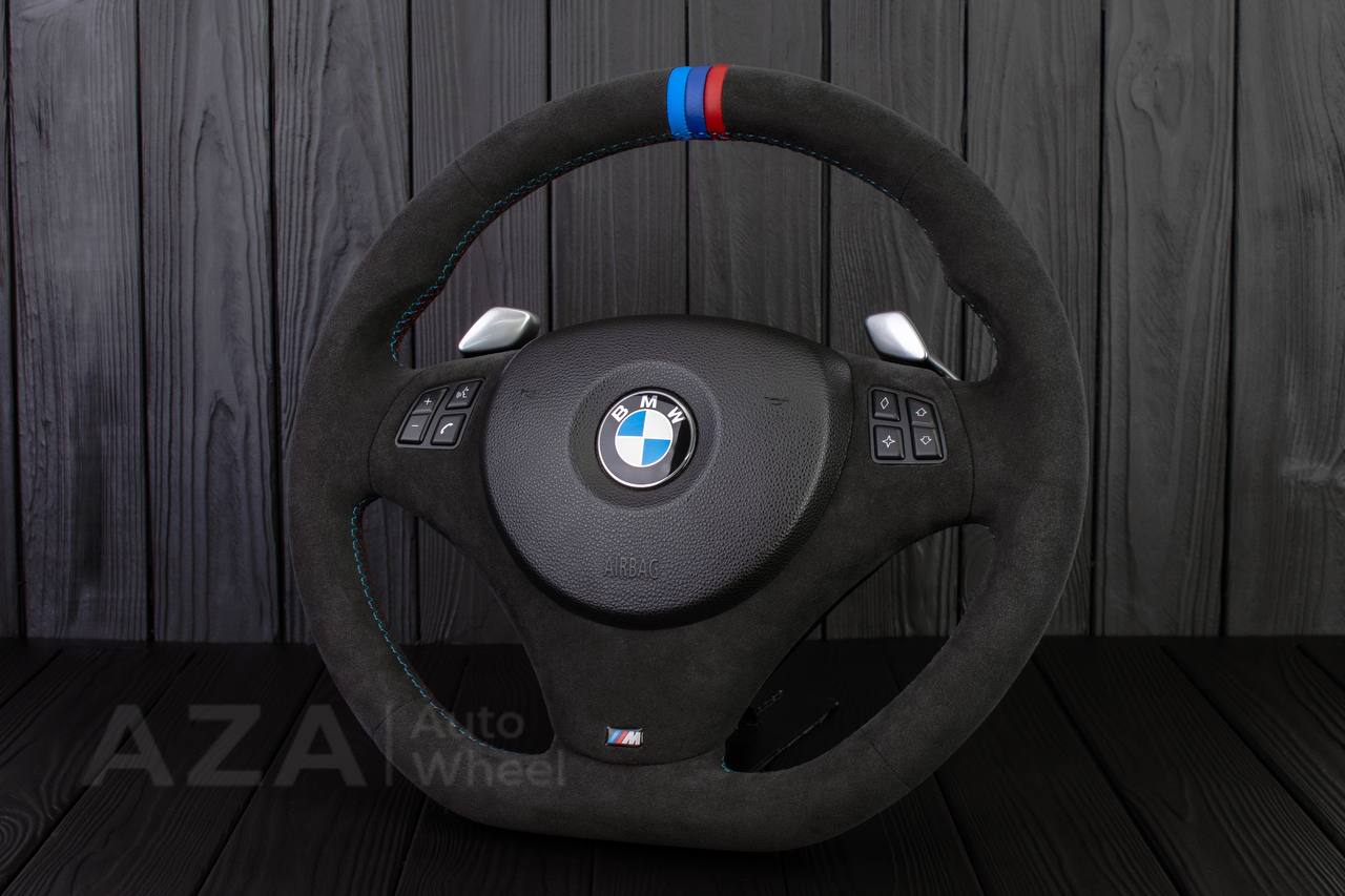 Steering wheel BMW E9X/E8X Alcantara/M color details - Image 2