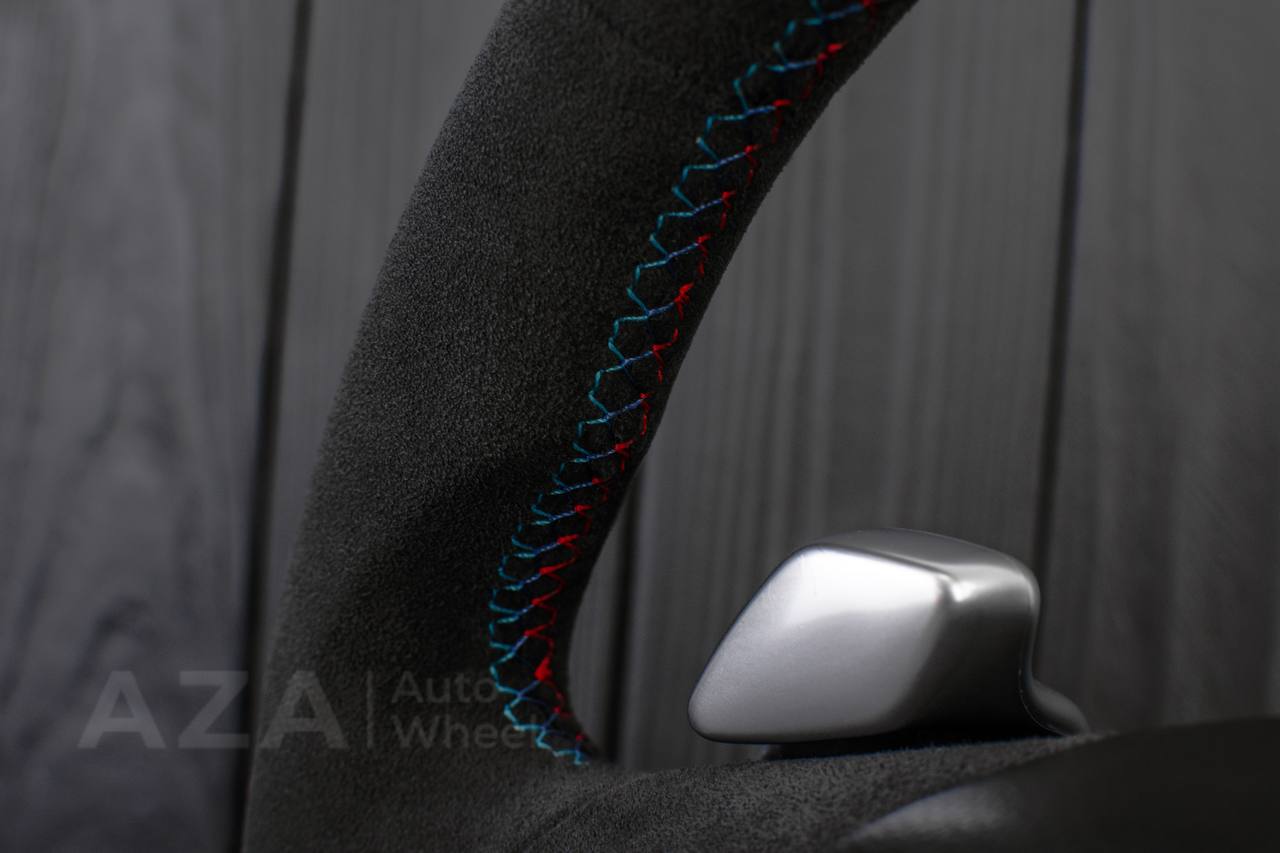 Steering wheel BMW E9X/E8X Alcantara/M color details - Image 11