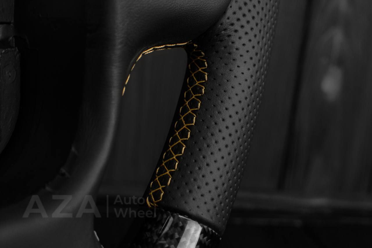 Steering wheel Pontiac Firebird/Trans Am (with or without WS6 logo) Carbon fiber/Perforated leather/GOLD details - Image 14