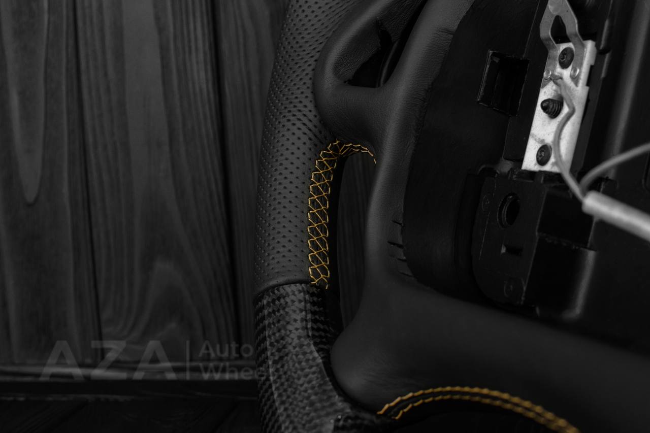 Steering wheel Pontiac Firebird/Trans Am (with or without WS6 logo) Carbon fiber/Perforated leather/GOLD details - Image 16