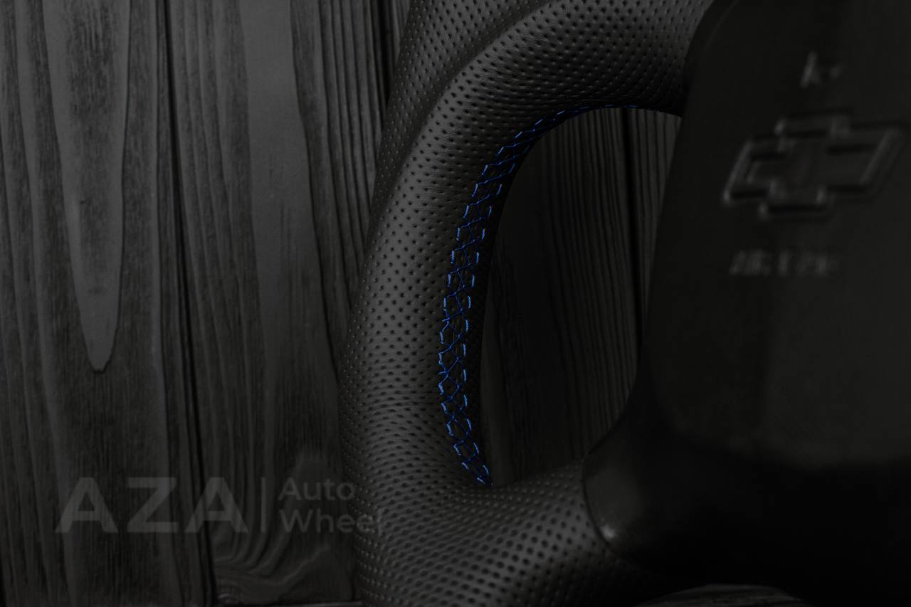 Steering wheel GM Silverado, Sierra, Escalade, Yukon, S10, Blazer, Tahoe, Suburban (1998-2002) Carbon fiber/Perforated leather/Dark blue details - Image 11